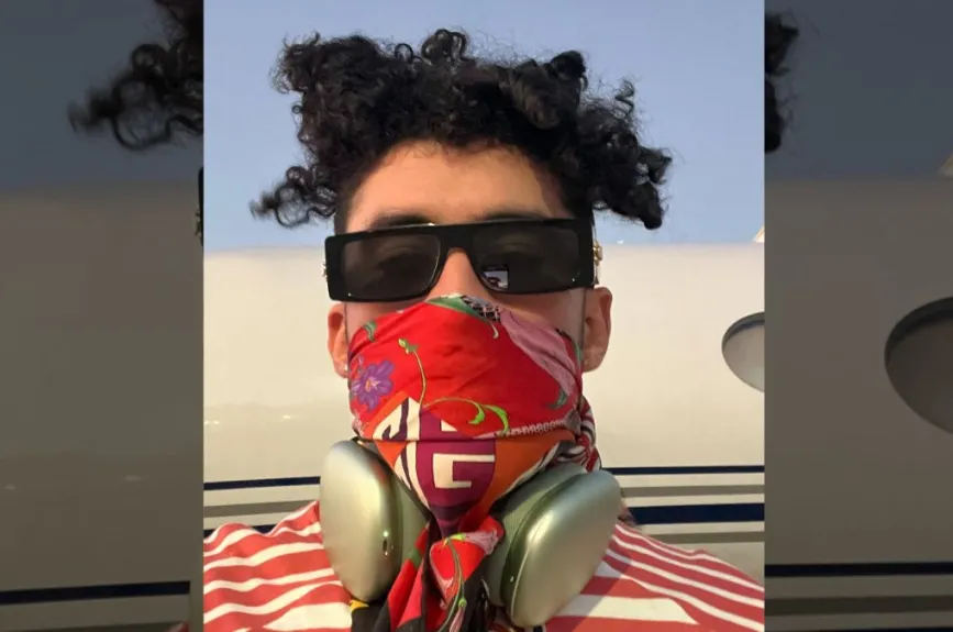 Bad Bunny con gorro.jpg