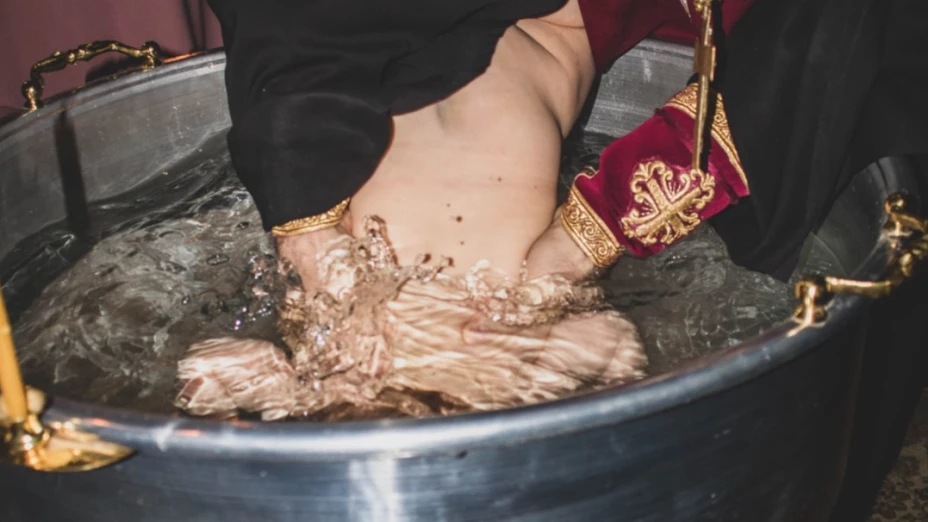 Bebé muere mientras recibía el sacramento del bautizo