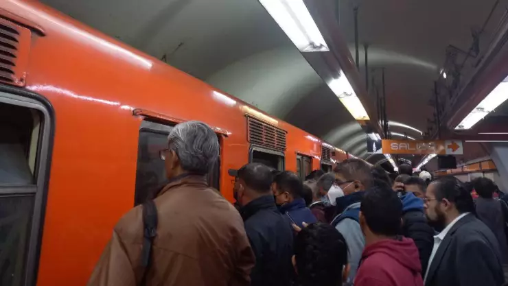 Se registran retrasos en el Metro CDMX hoy 4 de enero de 2024