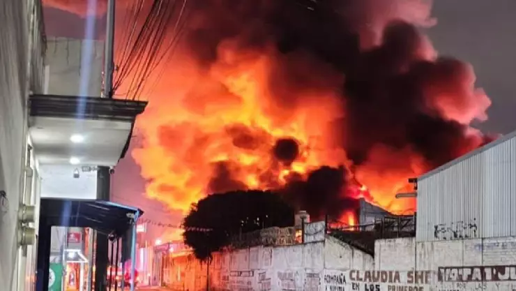 Incendio consume fábrica de textiles en Ixtapaluca.jpg
