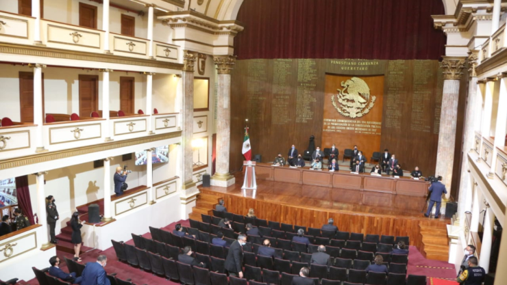 El Teatro de la República en Querétaro lució semi vacío por las medidas de contingencia.