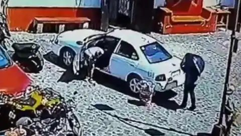 Camila niña asesinada en Taxco video la suben taxi