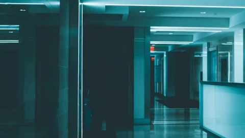 Video: Médico de noche graba un ‘fantasma’ en hospital y desata pánico en redes