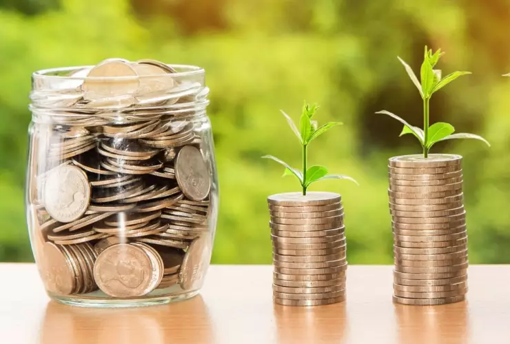 El ritual para bendecir un billetes y todo el dinero te rinda el mes