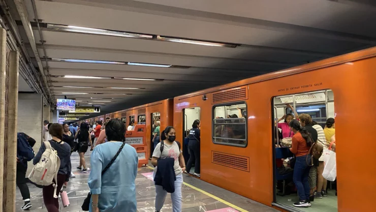 Metro CDMX con retrasos