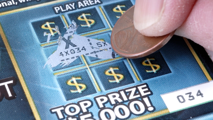 Mujer gana más de cinco millones de pesos tras ganar doble lotería