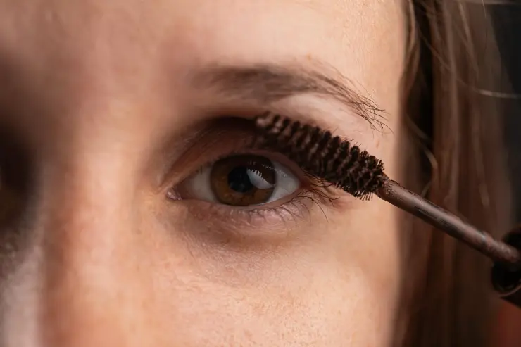 4 formas de lograr ojos expresivos sin cargar maquillaje
