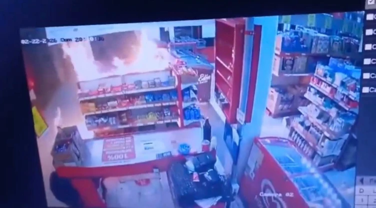 incendian tienda 3b en Valle de Chalco, Edomex
