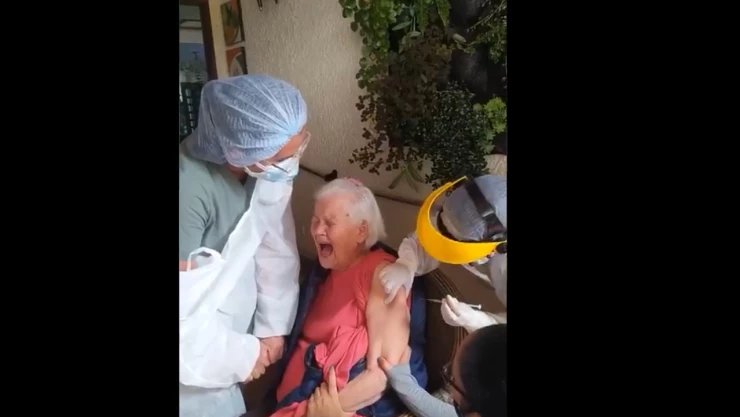 abuelita vacuna vide.jpg