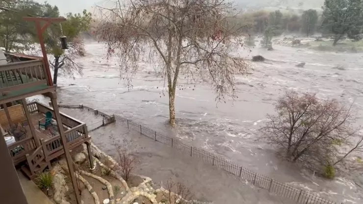 VIDEO Nueva tormenta en California deja al menos 5 muertos
