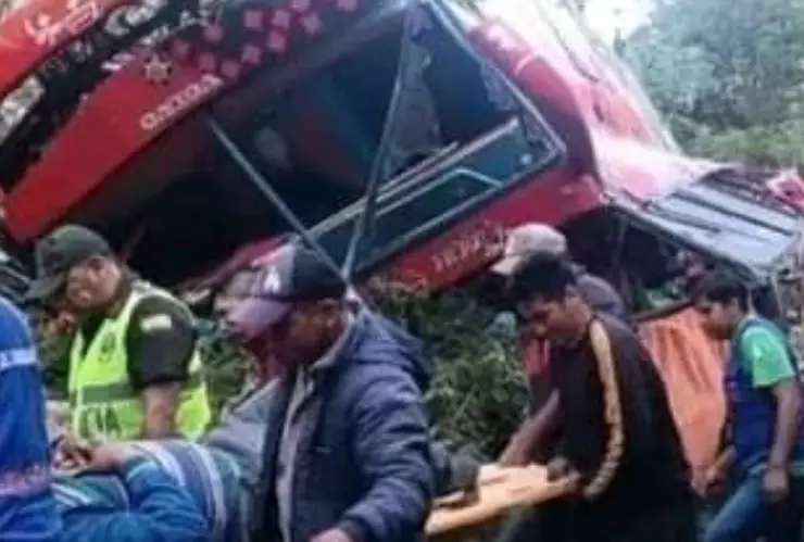 Autobús accidentado en Bolivia