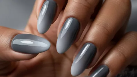 9 diseños de uñas grises que puedes usar para la oficina o cualquier ocasión