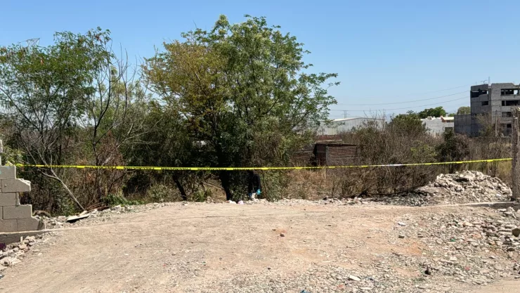 Encuentran cuerpo encobijado en Alturas del Sur, en Culiacán