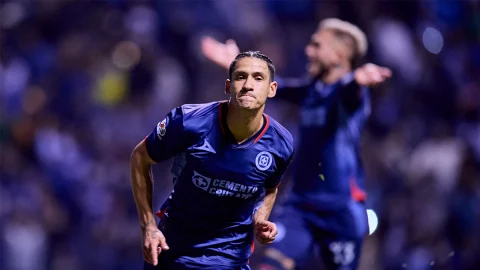 Uriel Antuna con Cruz Azul