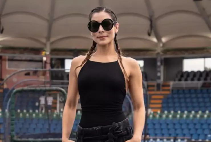 maría léon himno nacionañ.jpg