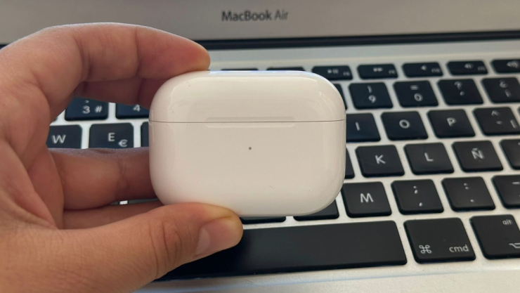 Cómo limpiar los AirPods