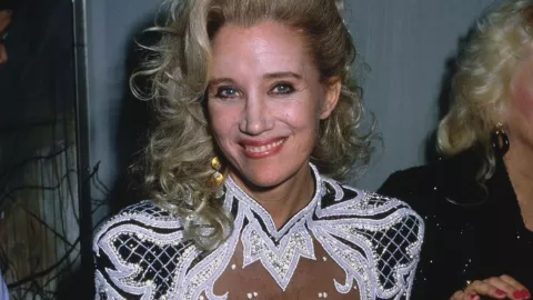 sally kirkland