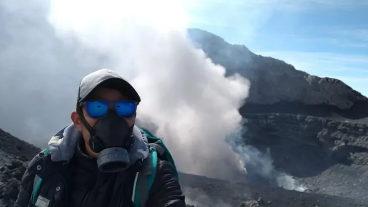 YouTuber sube al cráter del volcán Popocatépetl y difunde imágenes