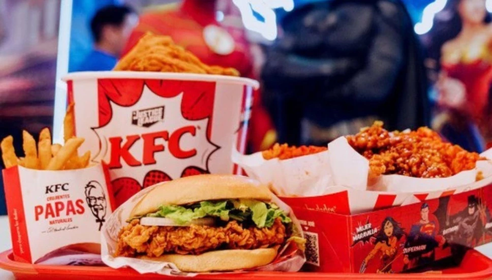 KFC tematico de la Liga de la Justicia en México