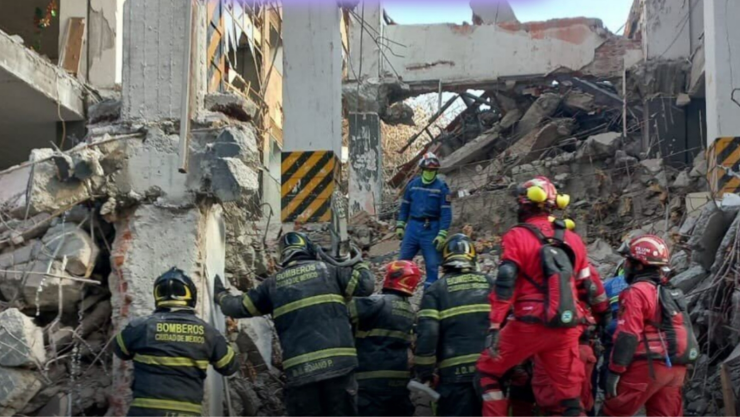 Concluyen labores de rescate tras colapso de edificio en San Antonio Abad; confirman tres muertos.