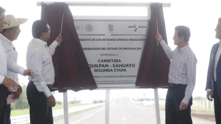 EPN inaugura Carretera