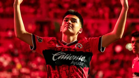 Gilberto Mora, Xolos de Tijuana
