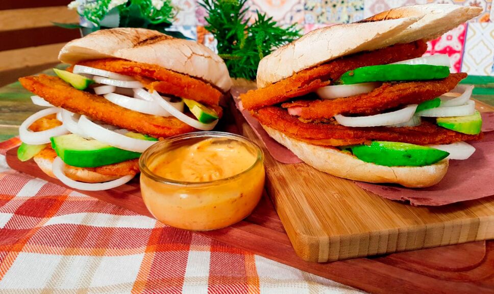 Torta de milanesa de jamón de pierna