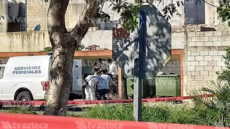 Hallan cuerpo mientras limpiaban en Villas del Sol en Solidaridad 1