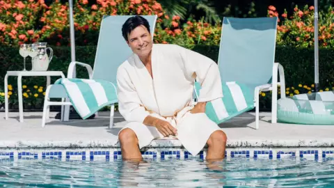 Chayanne estrena su nuevo video Bailando bachata y emociona a sus fans