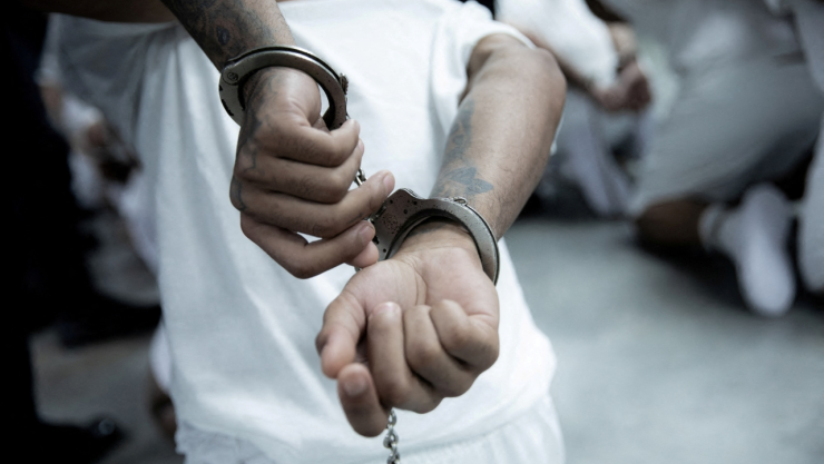 EUA deporta venezolanos a El Salvador