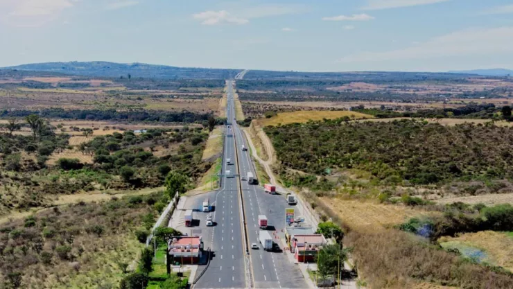 Reportan robo de vehículos por hombres armados en carretera Aguascalientes - León hoy 1 de septiembre