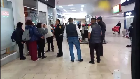 Asalto a joyería en plaza comercial en Jardines del Pedregal.