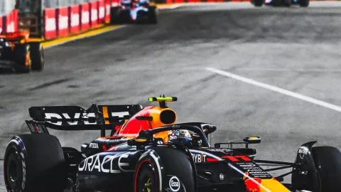 Checo Pérez confía en que todo mejorará el domingo durante el GP de Japón