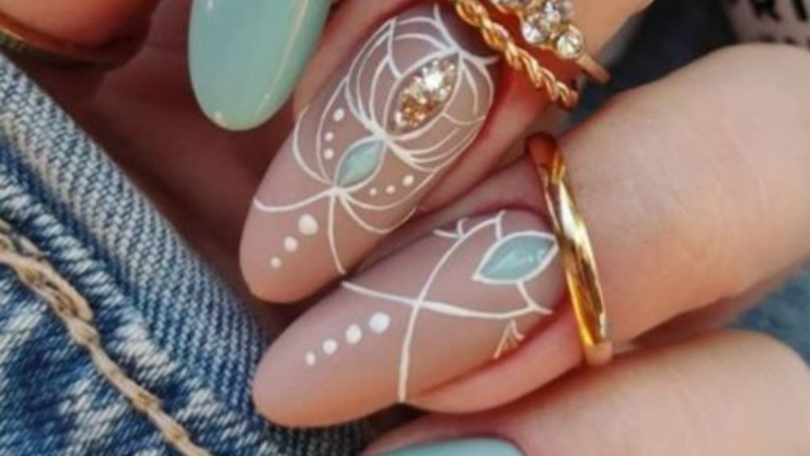 Diseño de uñas mandalas