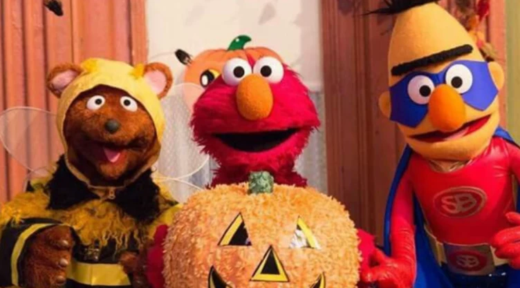 4 capítulos especiales de Plaza Sésamo para ver en Halloween, que enseñarán a los niños a usar su imaginación.png