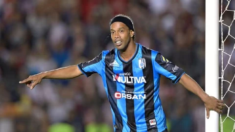 Ronaldinho vuelve a México; prepara sorpresa en el Estadio la Corregidora