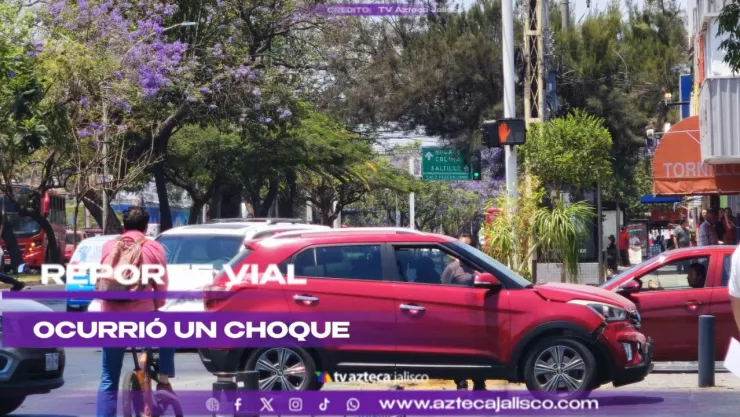 Aparatoso choque en la avenida 8 de julio en Guadalajara HOY: Tráfico colapsado y vías alternas