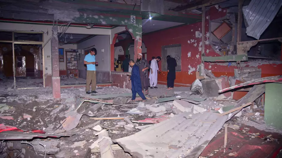 Daños tras un ataque de India con misiles en la Cachemira paksitaní.