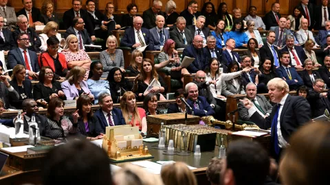 boris johnson crisis politica legisladores renuncia