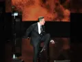 Luis Miguel traje negro.jpg