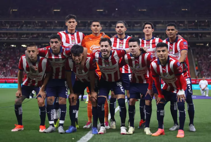 ¿Trueque? Chivas intercambiaría jugadores con Rayados para contratar a Jordi Cortizo