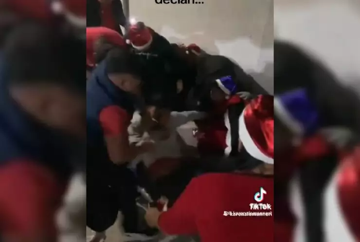 VIDEO_ Posada concluye en fuerte pelea por piñata con dinero