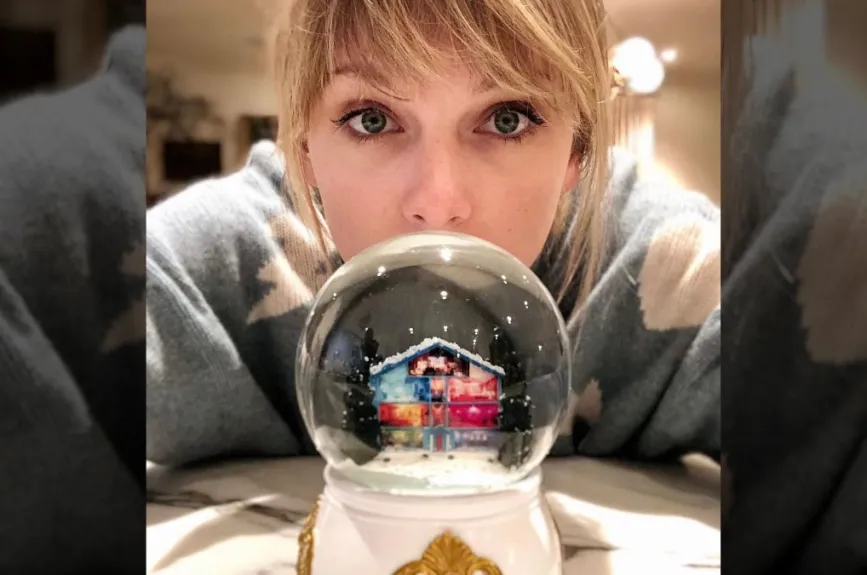 Taylor bola de cristal.jpg
