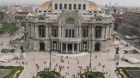 Vertical shot of the Palace of Fine Arts in Mexico