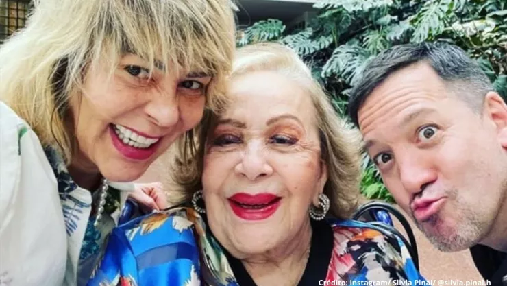 Alejandra Guzmán habla del contagio de Covid-19 de su mamá Silvia Pinal.