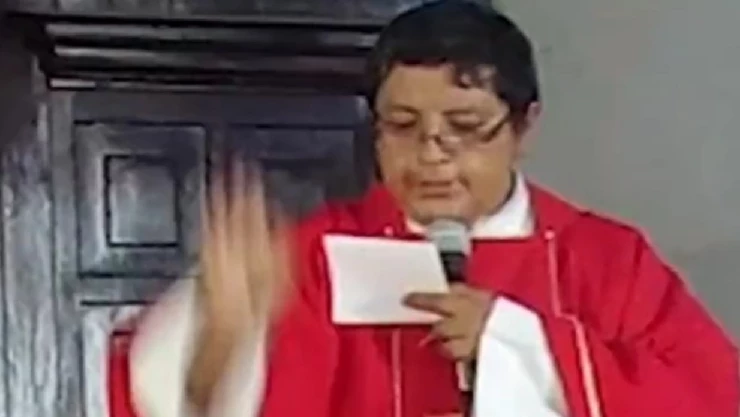 Sacerdote peruano