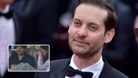 Tobey Maguire reaparece en el Super Bowl 2026 con influencer de 20 años y lo comparan con DiCaprio