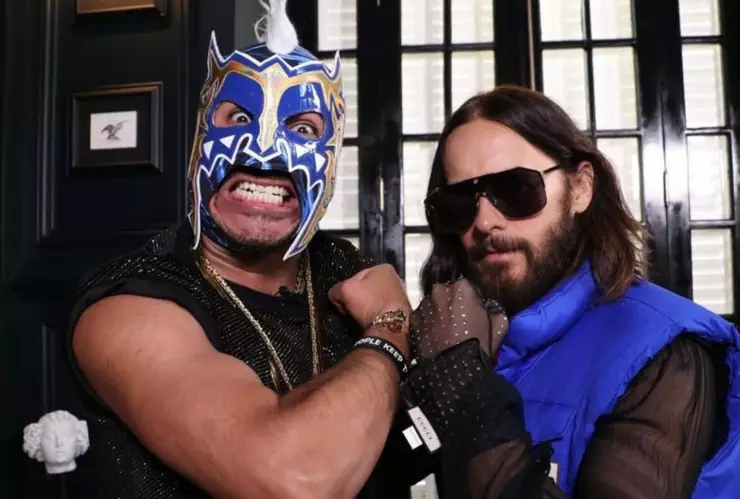 VIDEO: Jared Leto baila pasito duranguense junto al Escorpión Dorado.