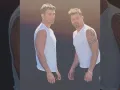 Ricky Martin y su pareja de blanco.jpg