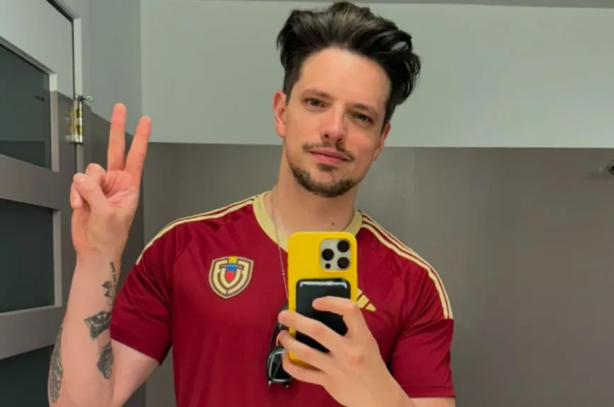 Julio nos cantará Ojos Marrones del talentoso Lasso ¡Ya lo queremos escuchar!